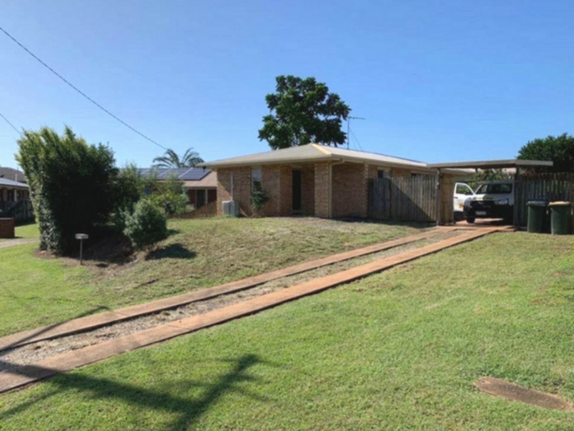 27 Hilltop Parade Avoca QLD, Avoca - Image 1