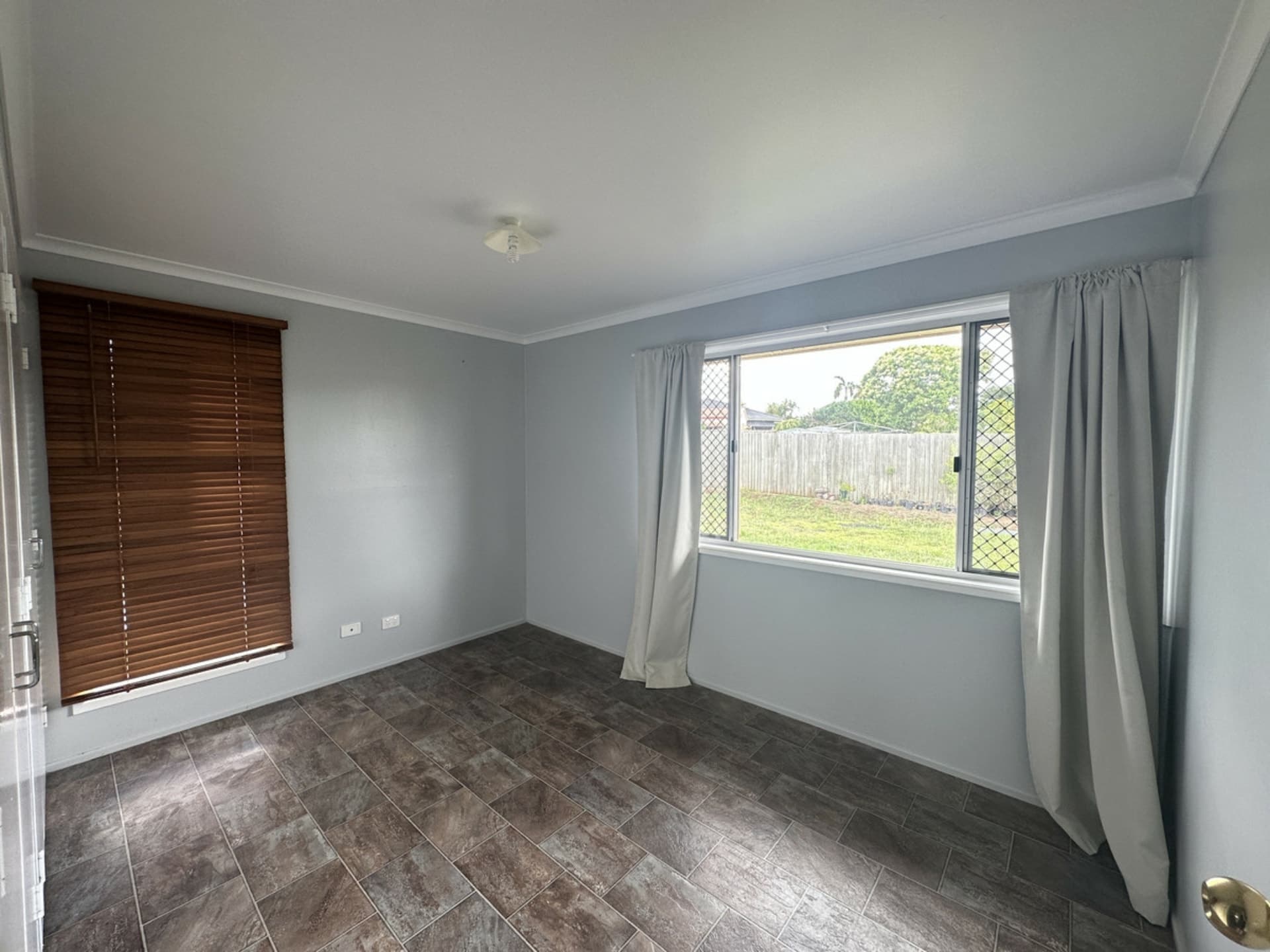 27 Hilltop Parade Avoca QLD, Avoca - Thumbnail 4