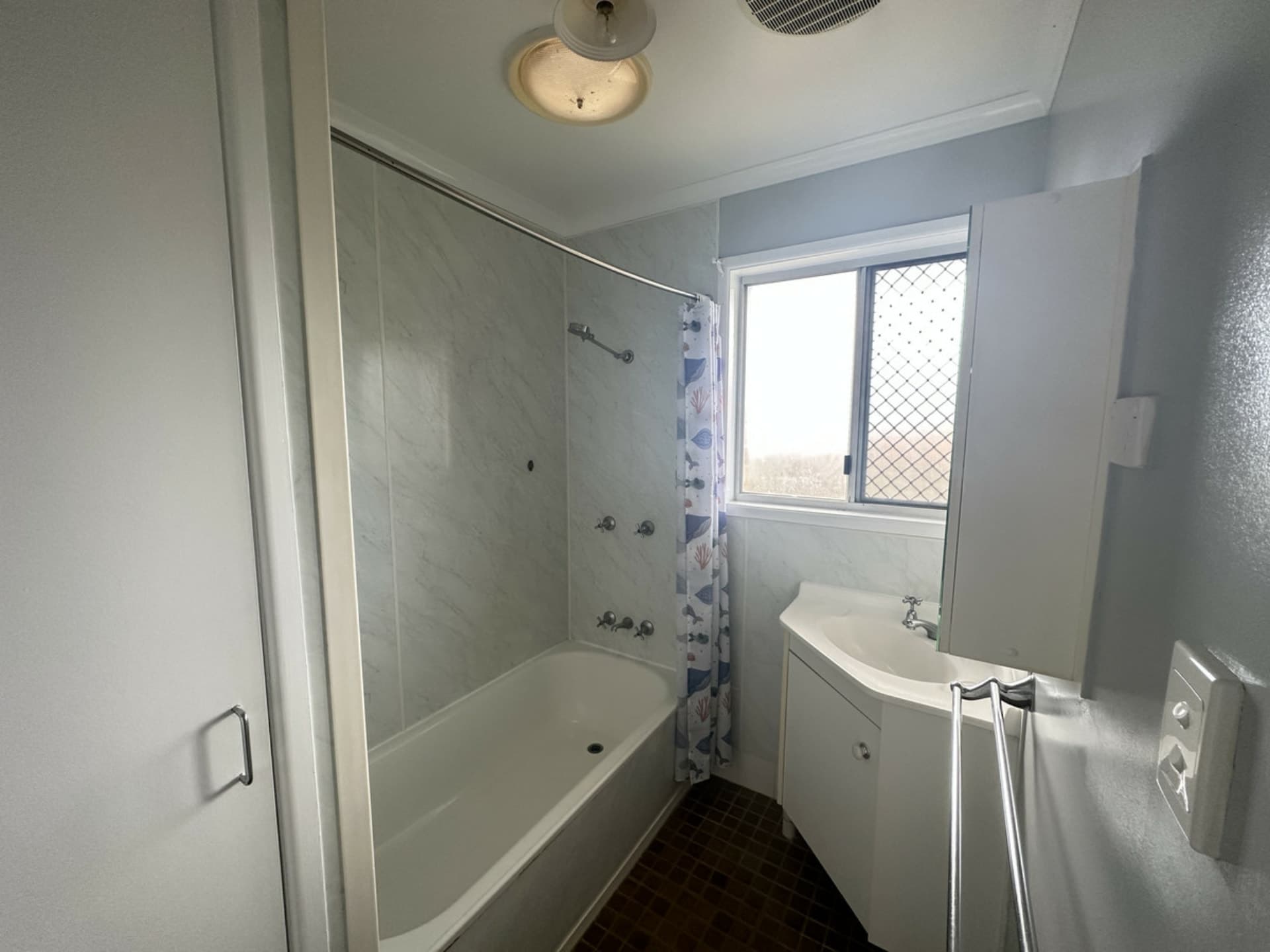 27 Hilltop Parade Avoca QLD, Avoca - Thumbnail 7