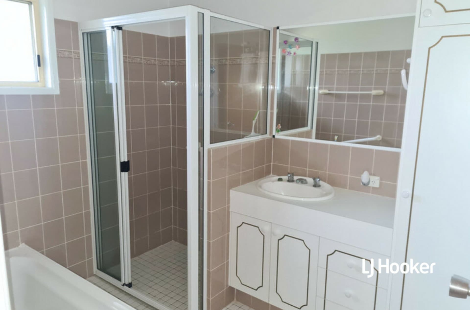 4 Crest Court Avoca QLD, Avoca - Thumbnail 6