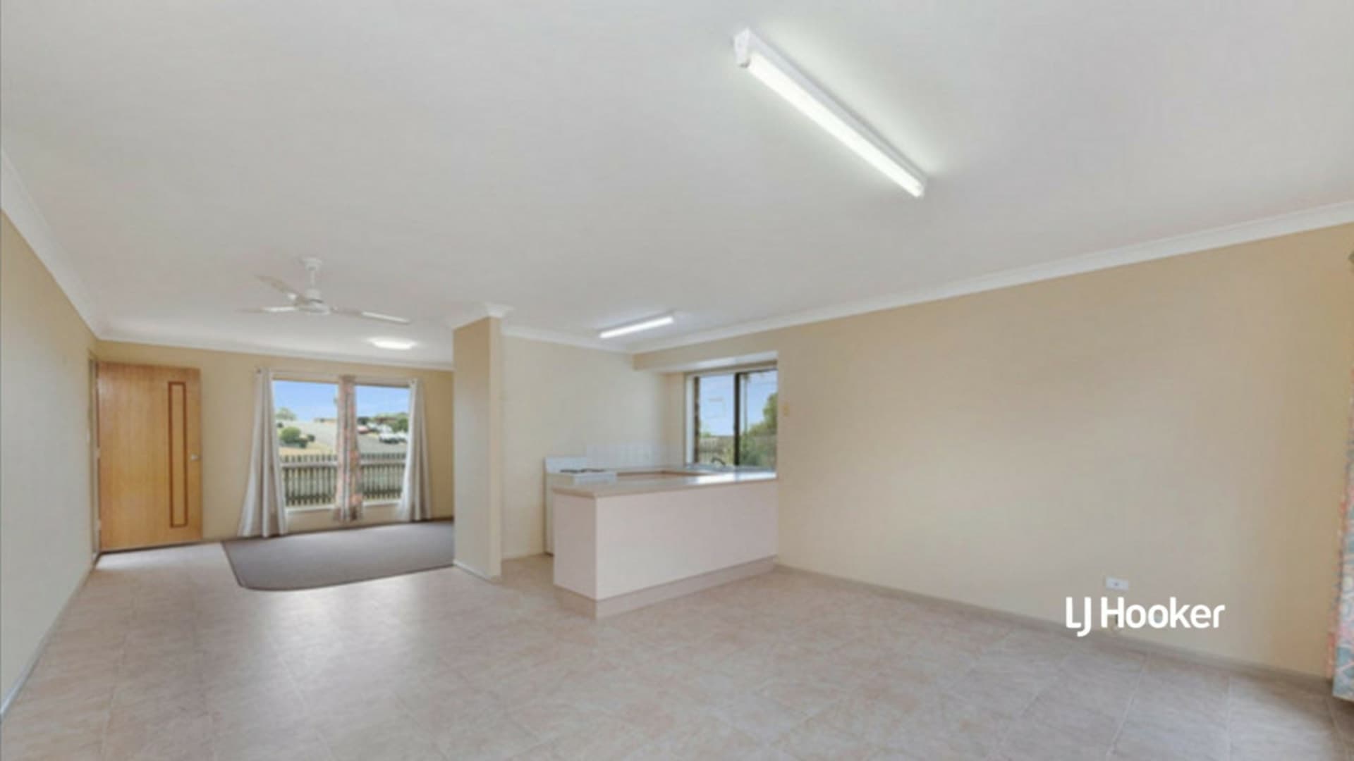 1 Hilltop Parade Avoca QLD, Avoca - Thumbnail 4