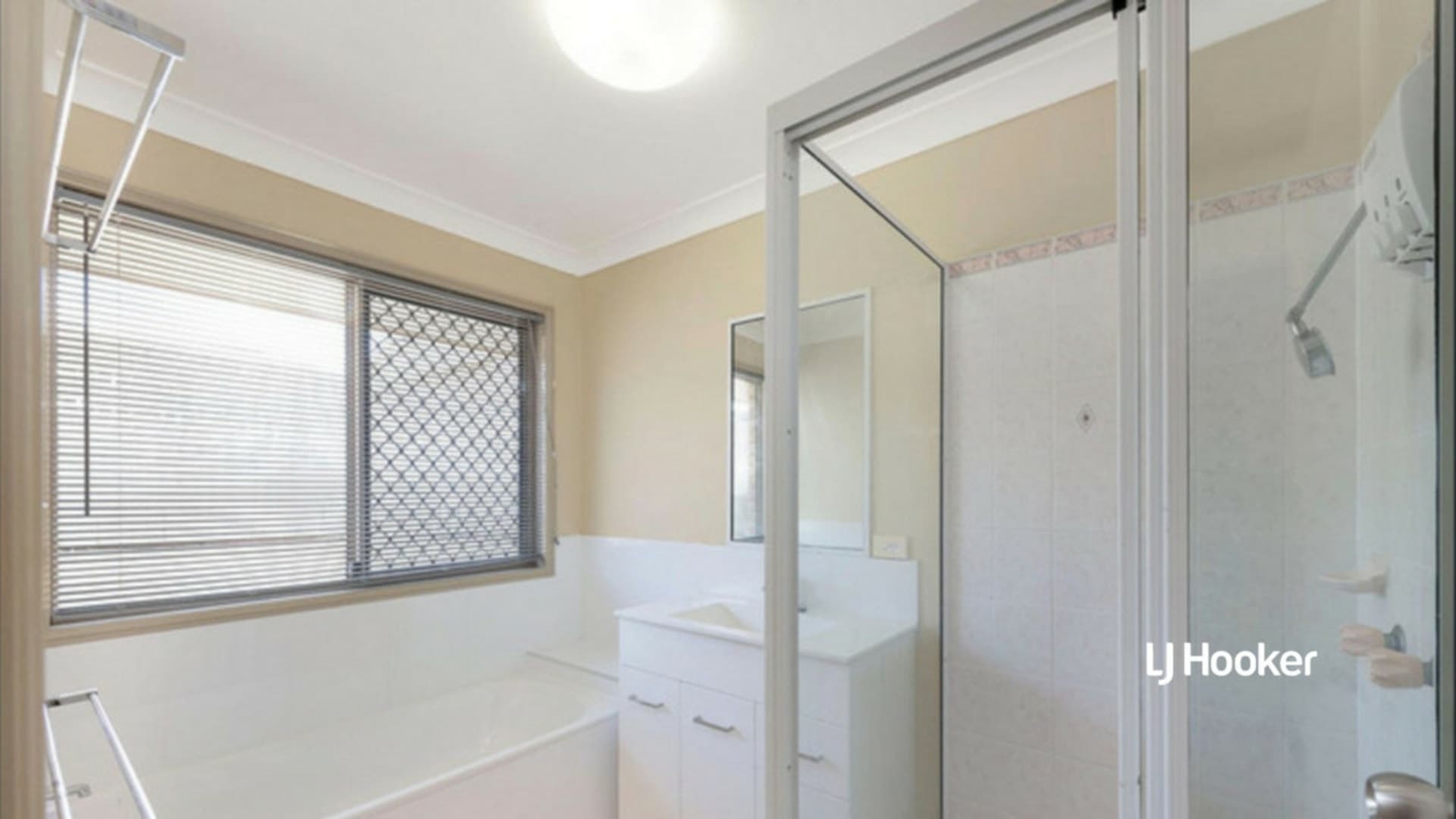 1 Hilltop Parade Avoca QLD, Avoca - Thumbnail 6