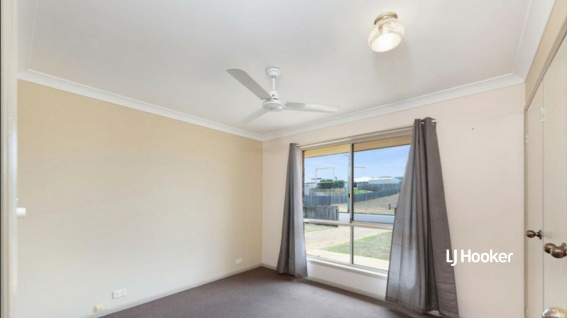 1 Hilltop Parade Avoca QLD, Avoca - Thumbnail 7