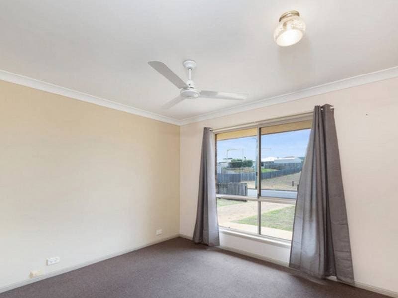 1 Hilltop Parade Avoca QLD, Avoca - Thumbnail 6