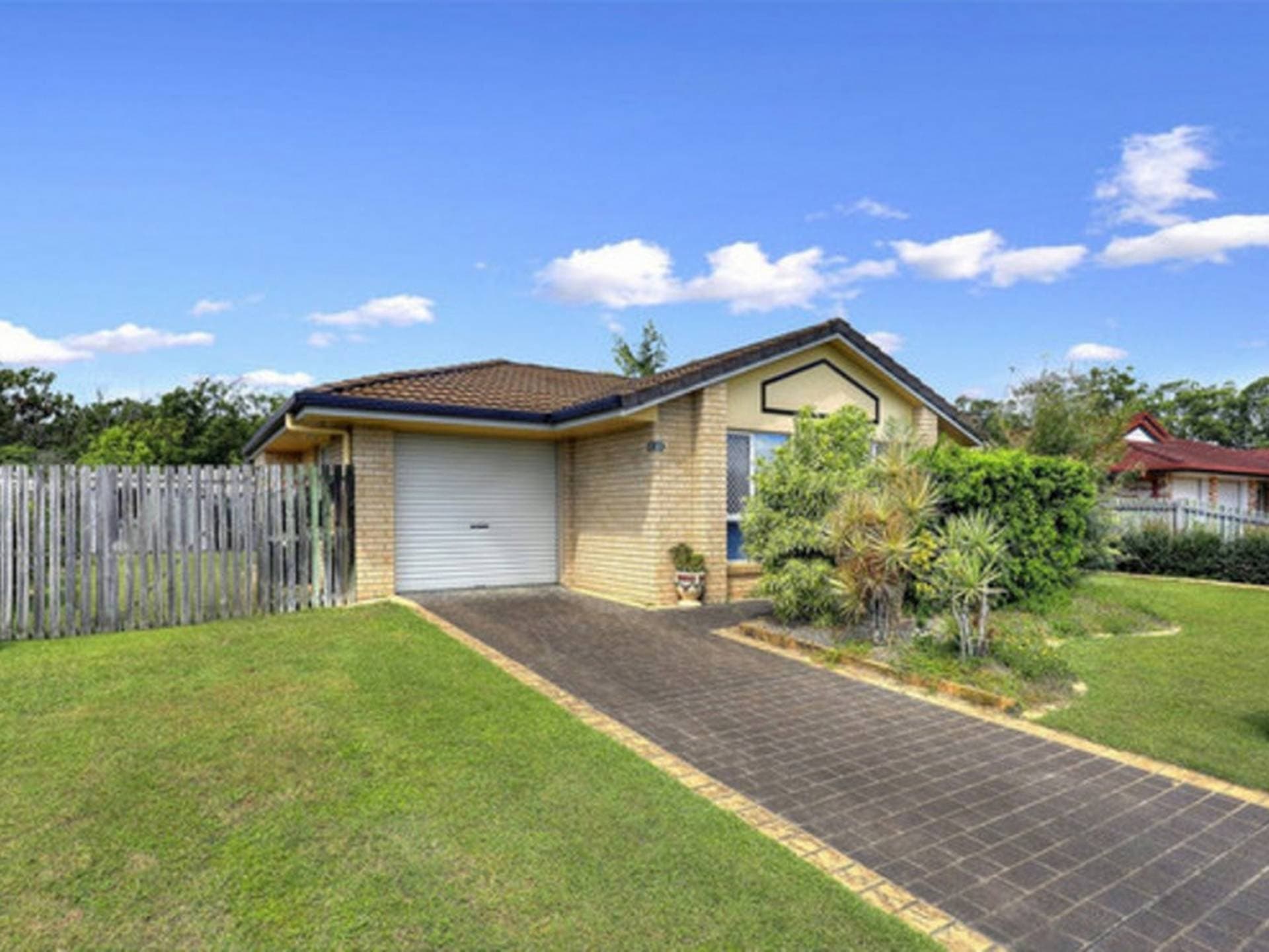49 Tropicana Drive Avoca QLD, Avoca - Thumbnail 2
