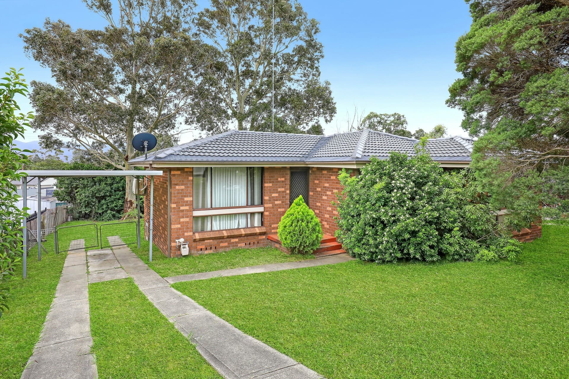 5 Turnbull Crescent Avondale NSW, Avondale - Image 1