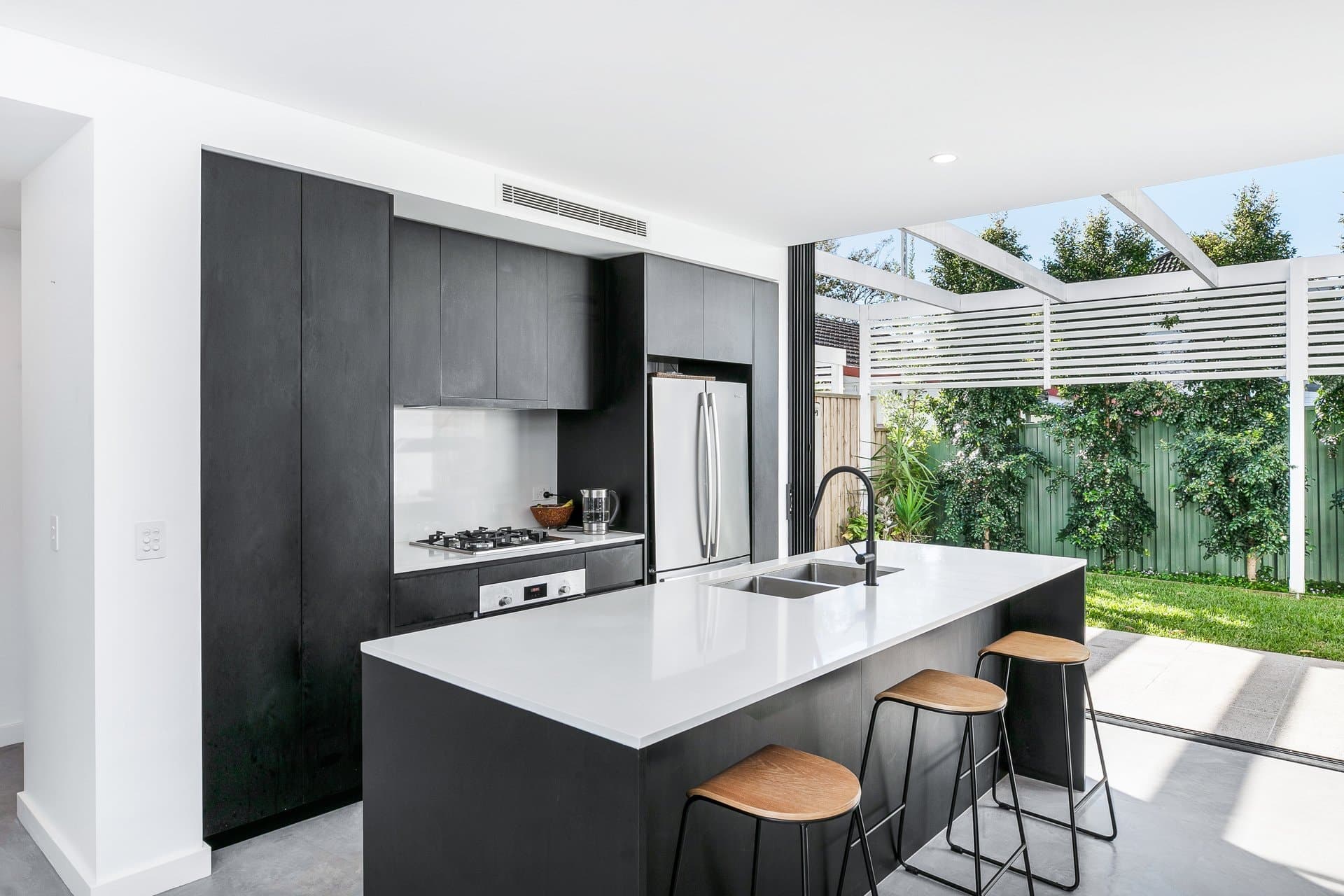 4/84 View Street, Gymea - Image 1