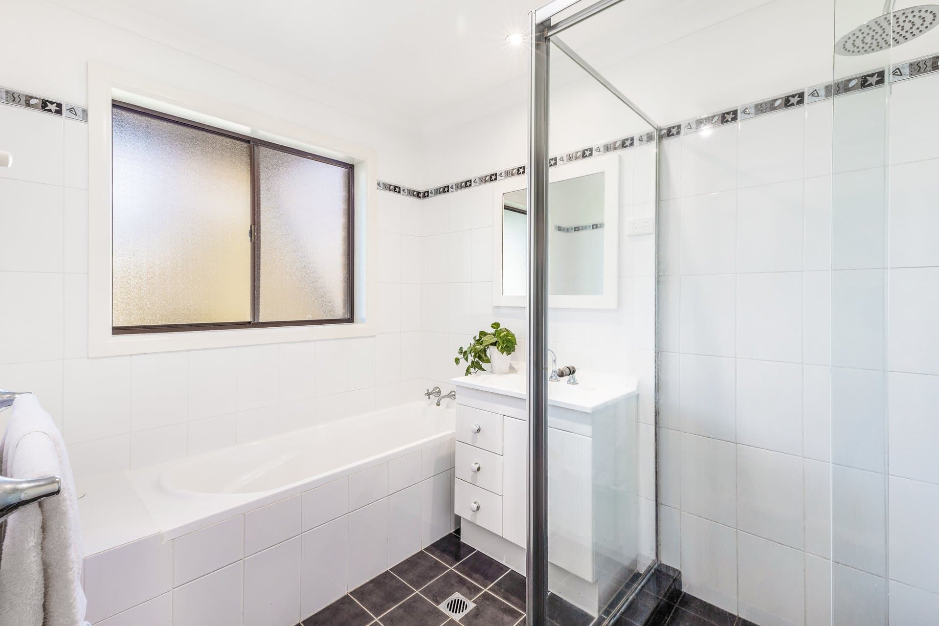 10 Serpentine Road, Gymea - Thumbnail 3