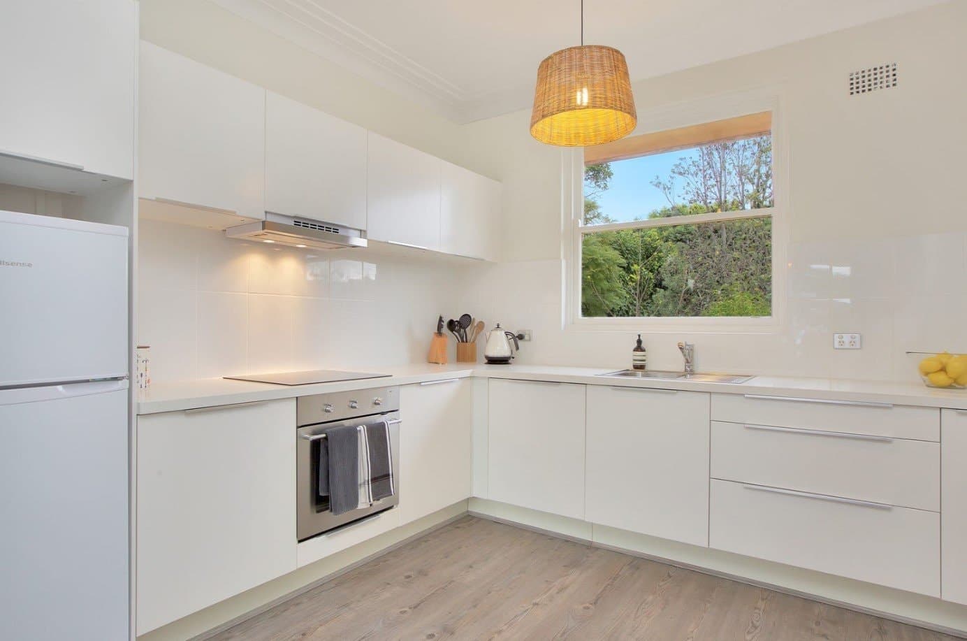 8/4 Swan Street, Woolooware - Image 1