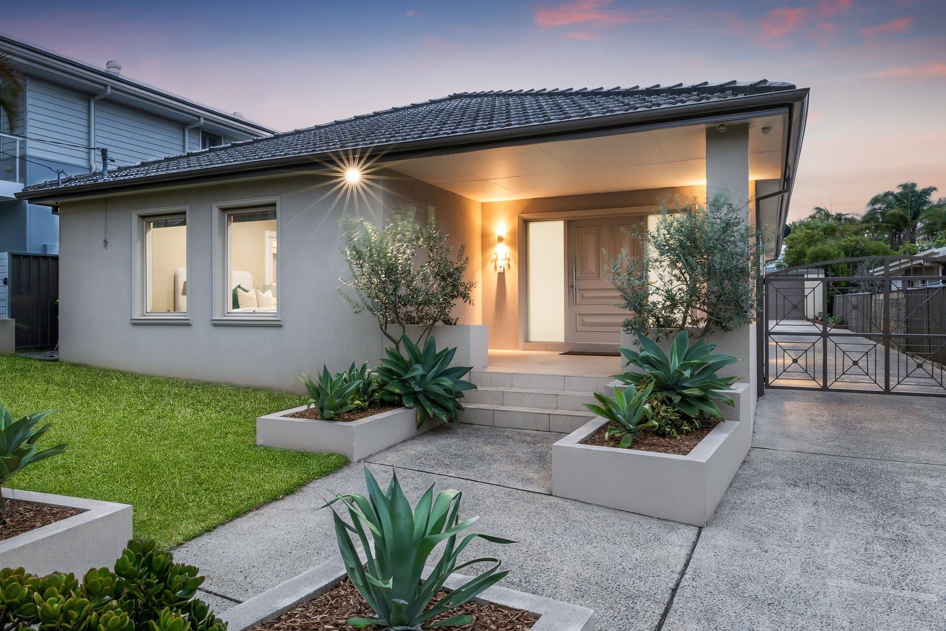 13 Third Avenue, Gymea Bay - Thumbnail 3