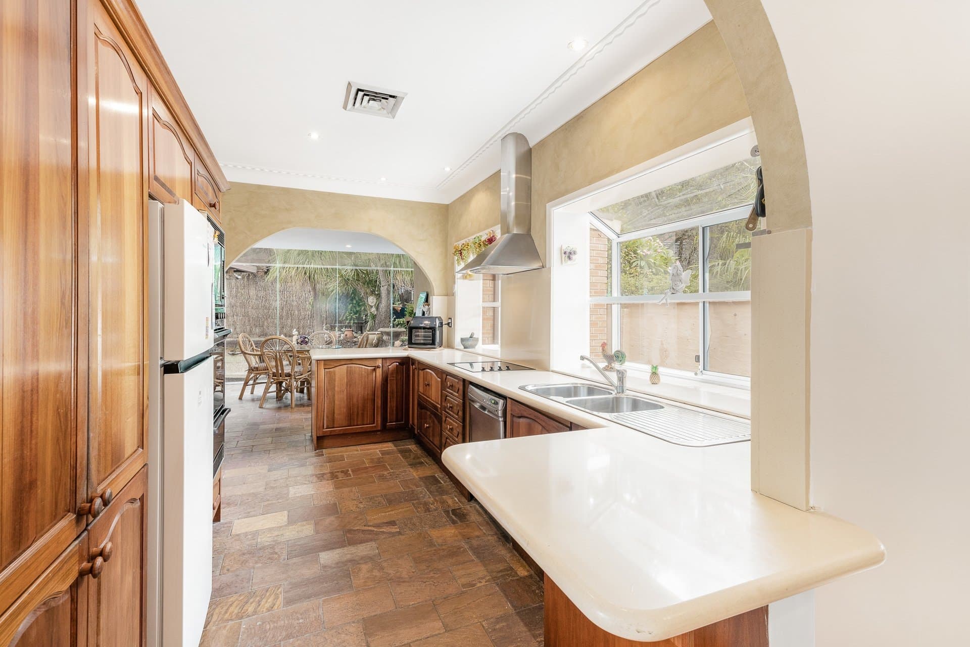 9 Thurbon Avenue, Peakhurst - Thumbnail 3