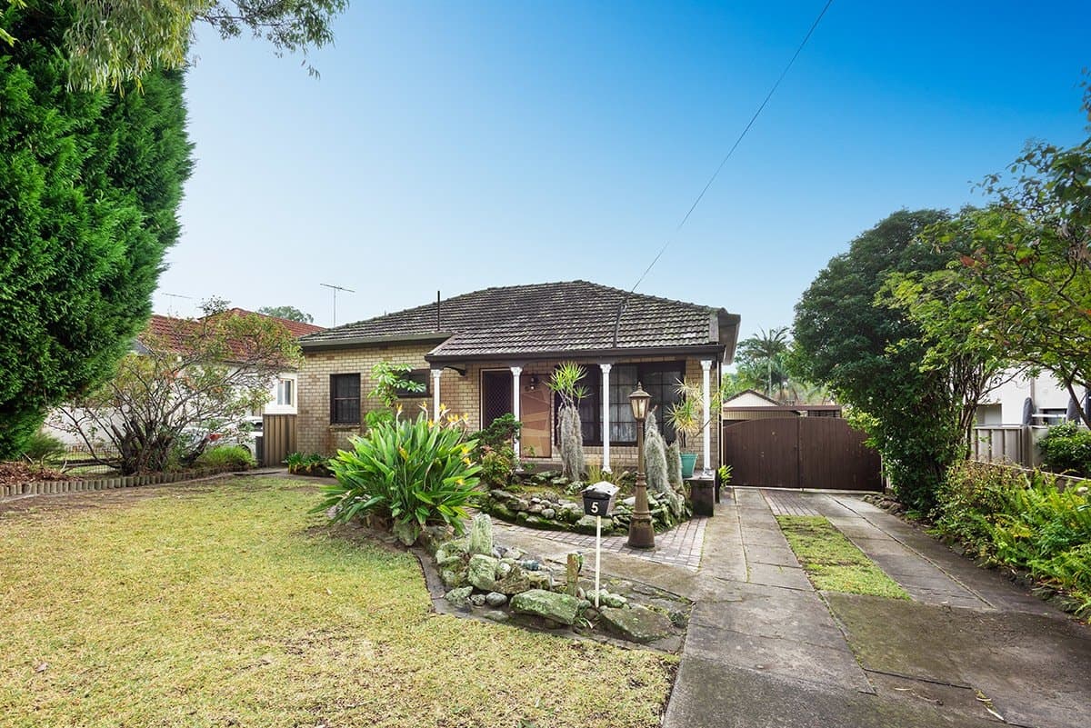 5 Second Avenue, Gymea Bay - Thumbnail 2