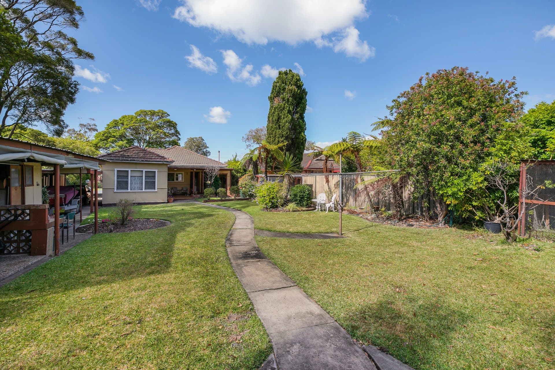 11 First Avenue, Gymea Bay - Thumbnail 2