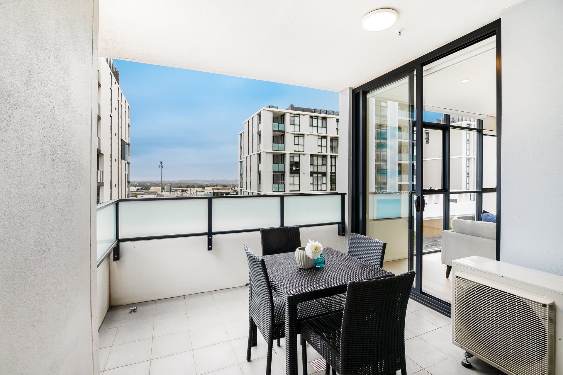 208/8 Village Place, Kirrawee - Thumbnail 4