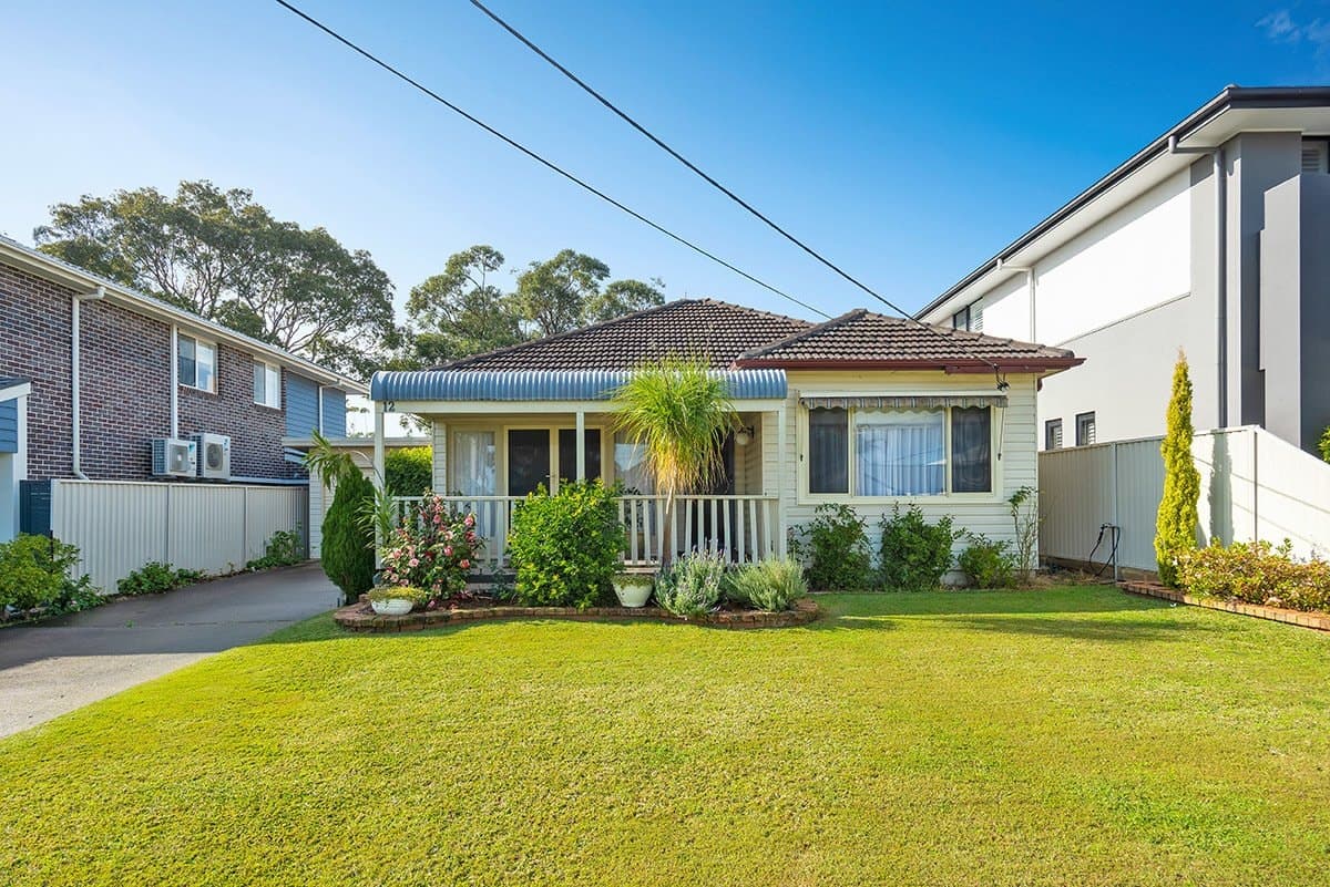 12 June Place, Gymea Bay - Thumbnail 2