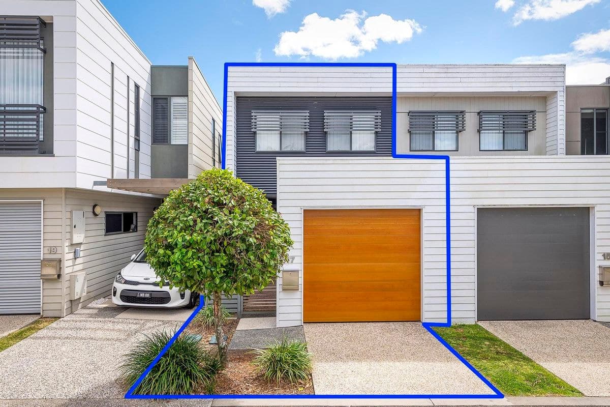 17 / 2 THE GARDENWAY, Robina, Robina - Image 1