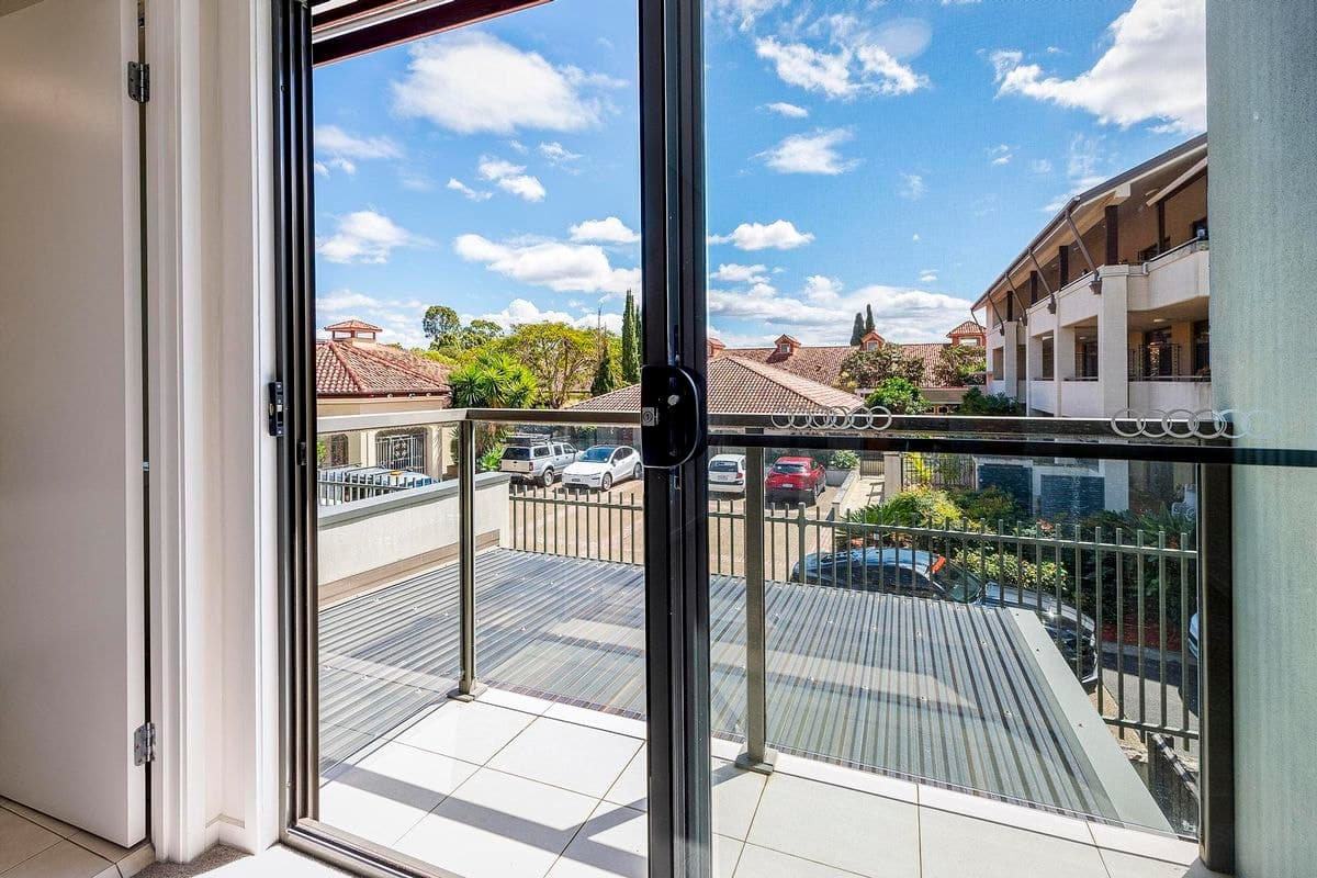 17 / 2 THE GARDENWAY, Robina, Robina - Thumbnail 7