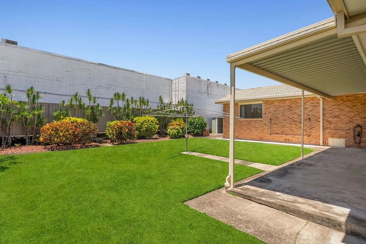 92 ACANTHUS AVENUE, Burleigh Heads, Burleigh Heads - Thumbnail 4
