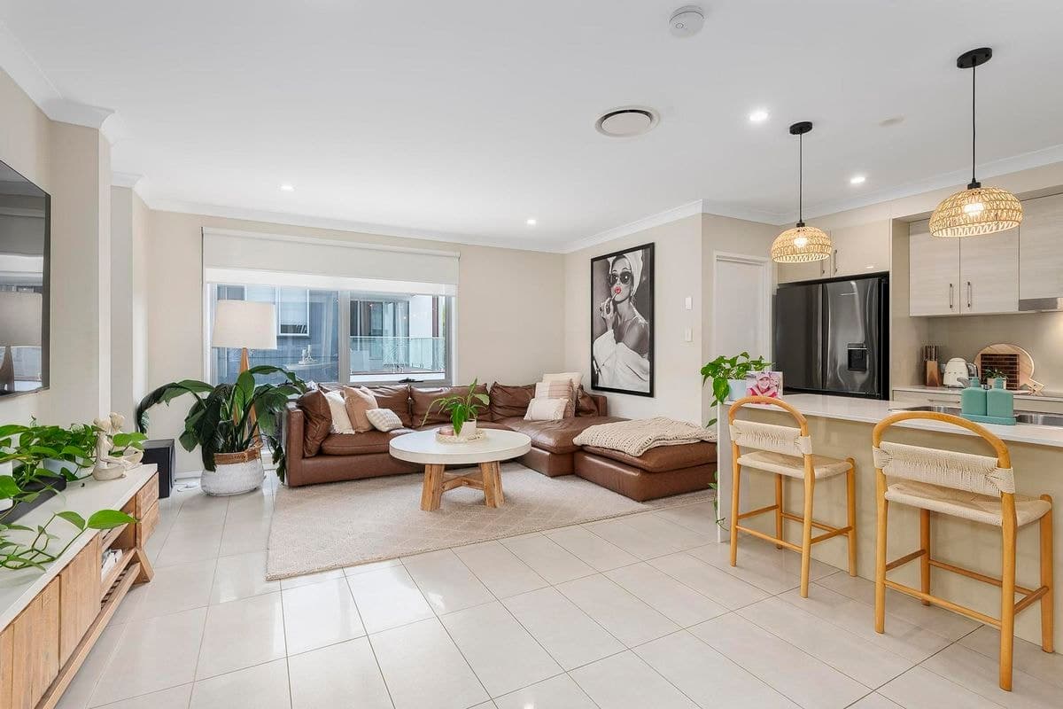 52 / 17 GREAT SOUTHERN DRIVE, Robina, Robina - Thumbnail 2