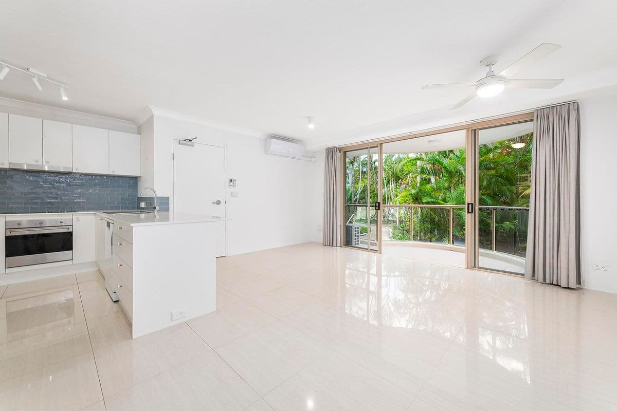 10 / 15 SANTA MONICA ROAD, Miami, Miami - Image 1