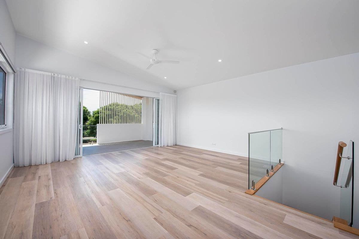 2 / 22 T E Peters Drive, Broadbeach Waters, Broadbeach Waters - Thumbnail 2