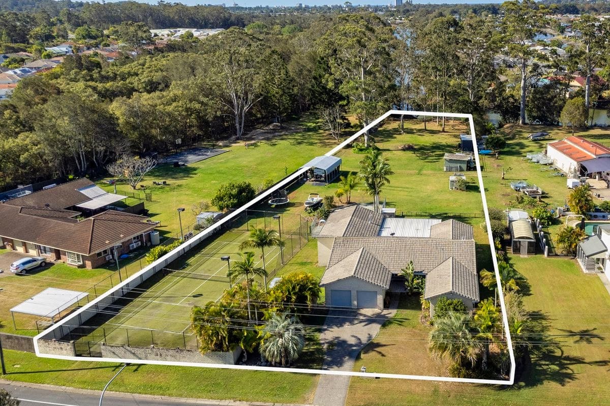 214 Galleon Way, Currumbin Waters, Currumbin Waters - Thumbnail 2