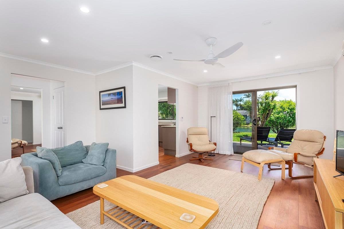 23 MURTHA DRIVE, Elanora, Elanora - Thumbnail 3