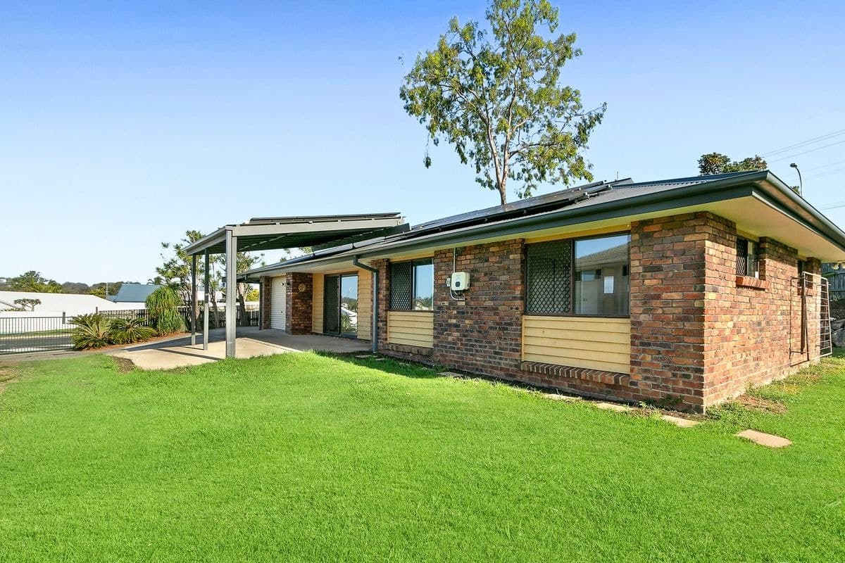 2 Murtha Drive, Elanora, Elanora - Image 1
