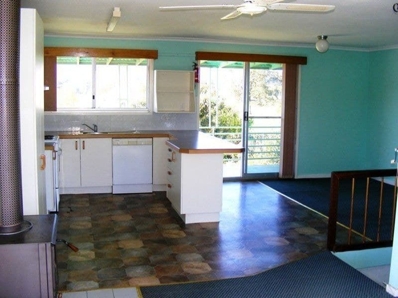 6 Tathra Road, Bega, Bega - Thumbnail 2