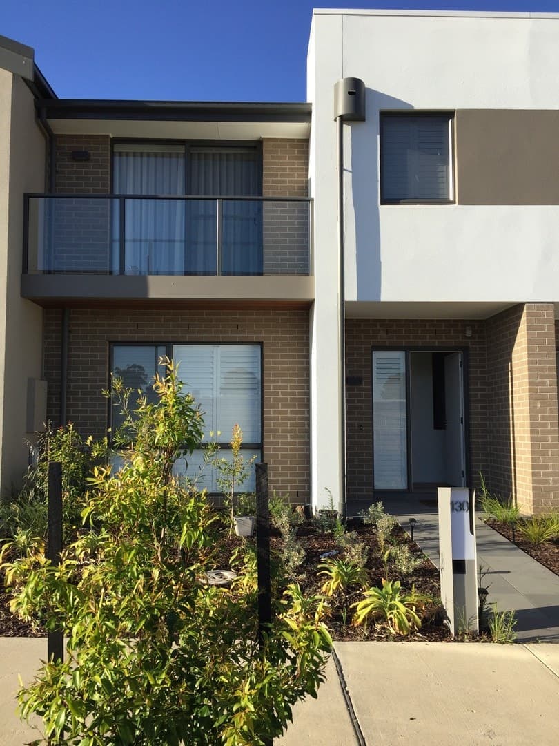 130 Harcrest Boulevard, Wantirna South, VIC 3152, Wantirna South - Thumbnail 2