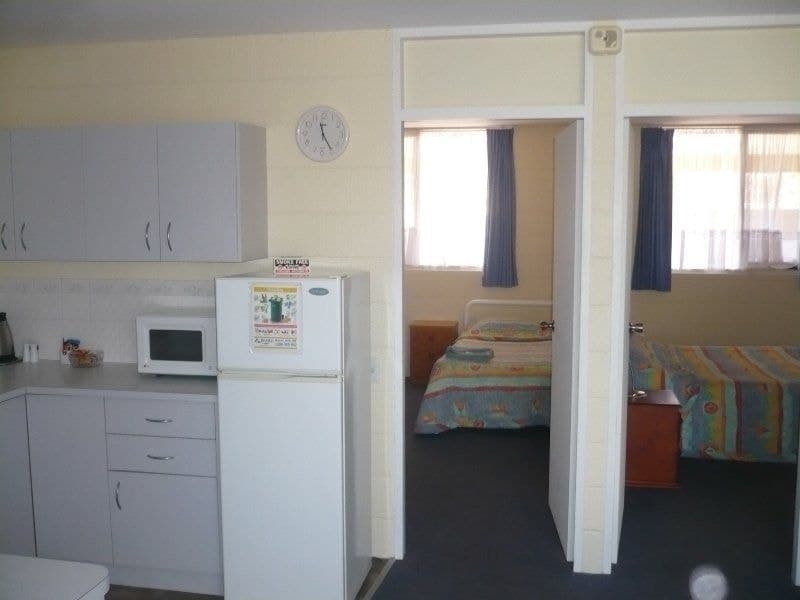 1/11 Chapman Avenue Merimbula NSW, Merimbula - Thumbnail 4