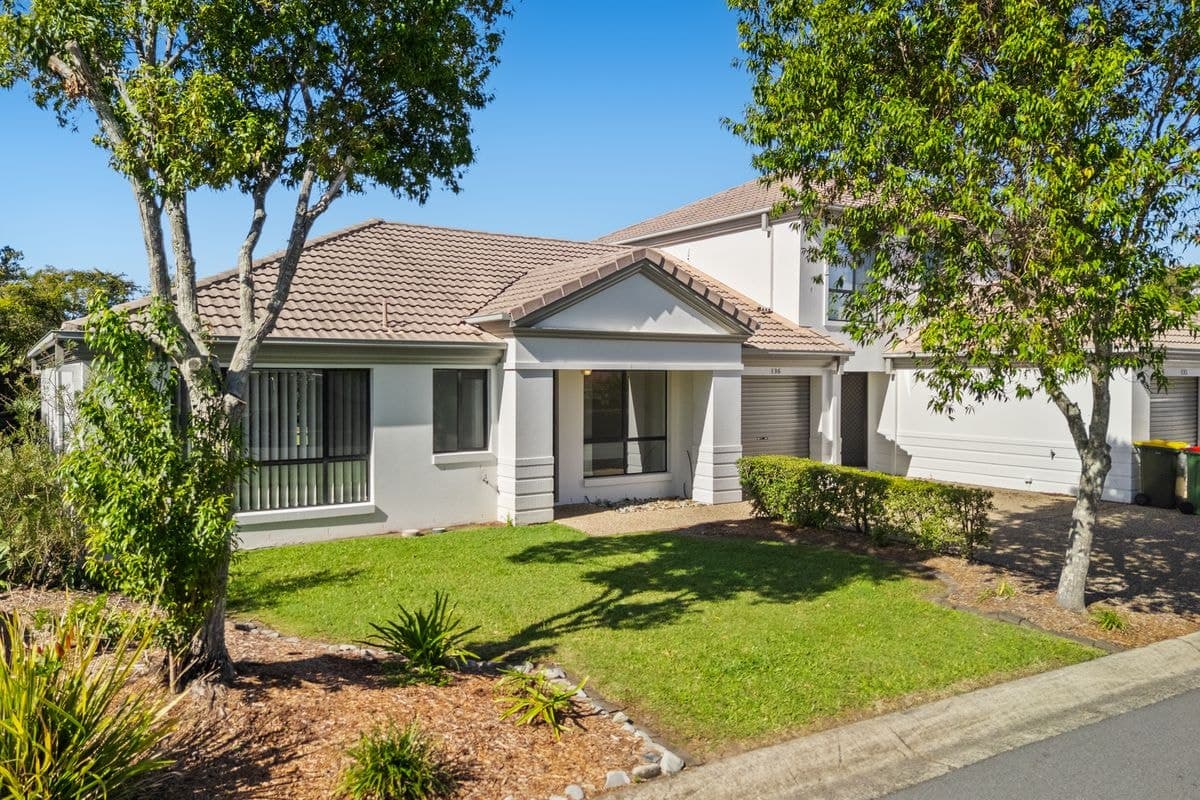 136 / 8 GHILGAI ROAD, Merrimac, Merrimac - Image 1