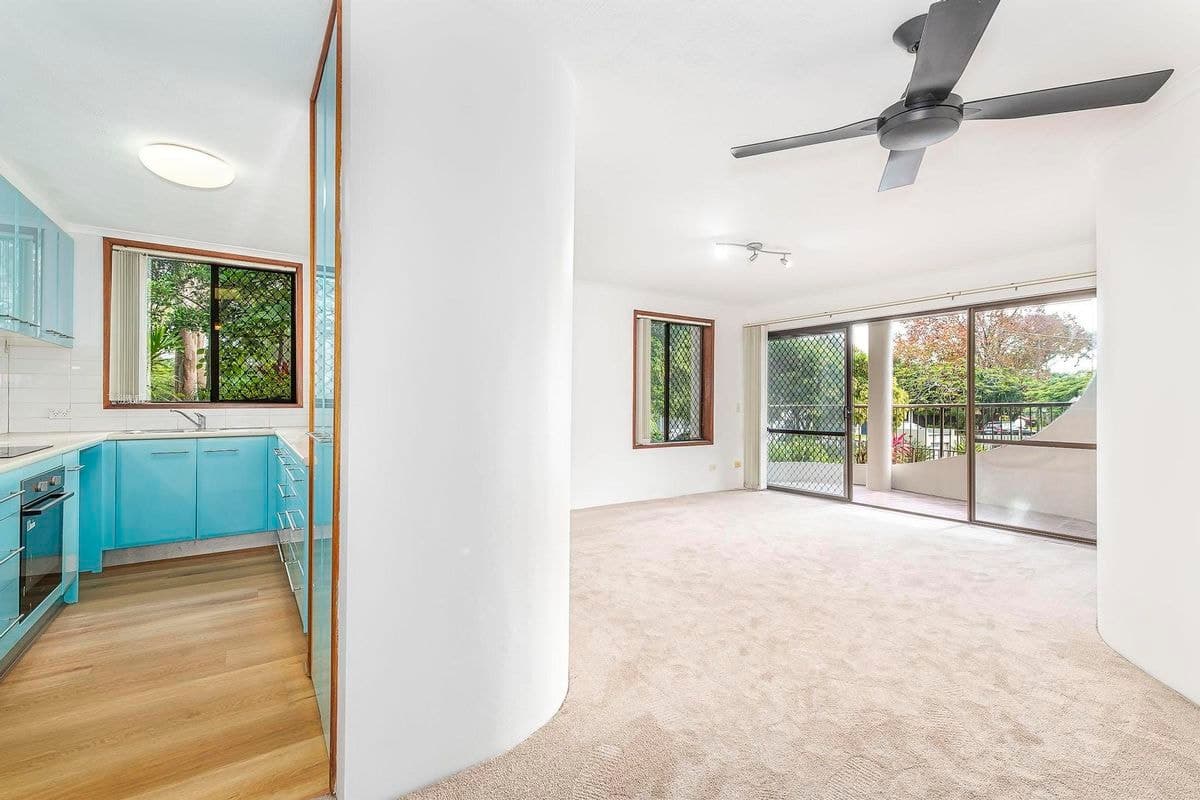4 / 4-6 HOOPER DRIVE, Currumbin, Currumbin - Image 1