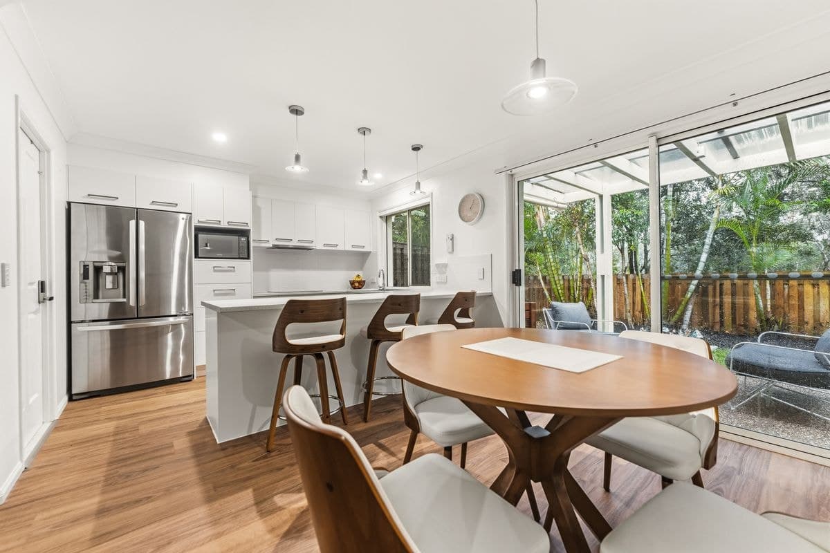 63 / 2-6 GHILGAI ROAD, Merrimac, Merrimac - Image 1
