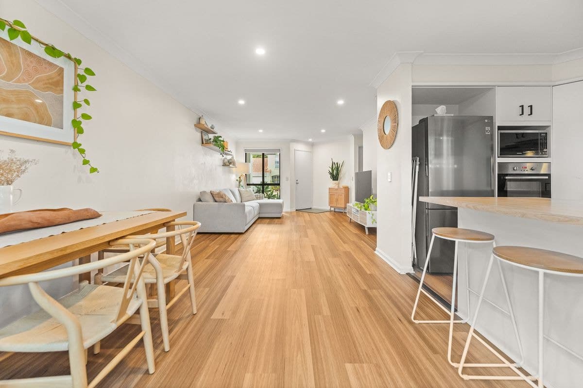 162 / 10 GHILGAI ROAD, Merrimac, Merrimac - Image 1