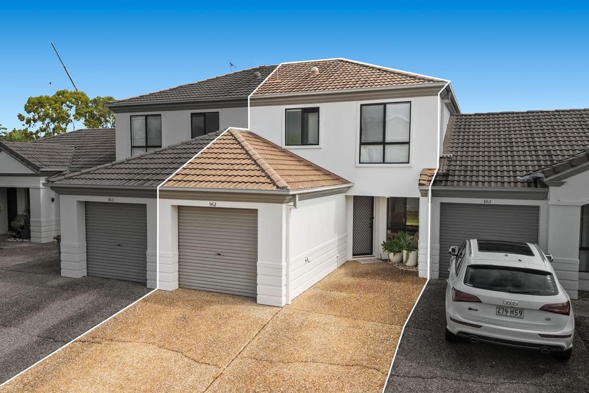 162 / 10 GHILGAI ROAD, Merrimac, Merrimac - Thumbnail 2