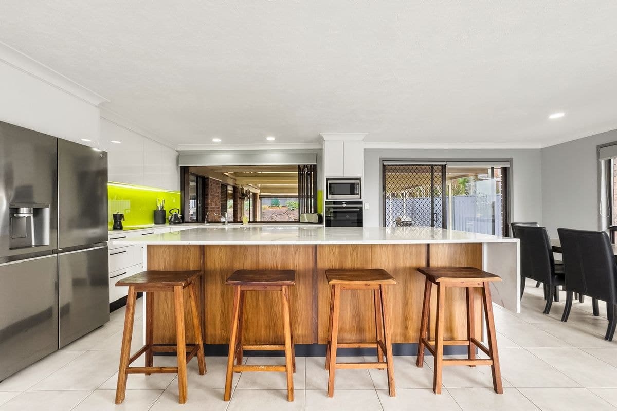 8 PERTH SQUARE, Highland Park, Highland Park - Thumbnail 2