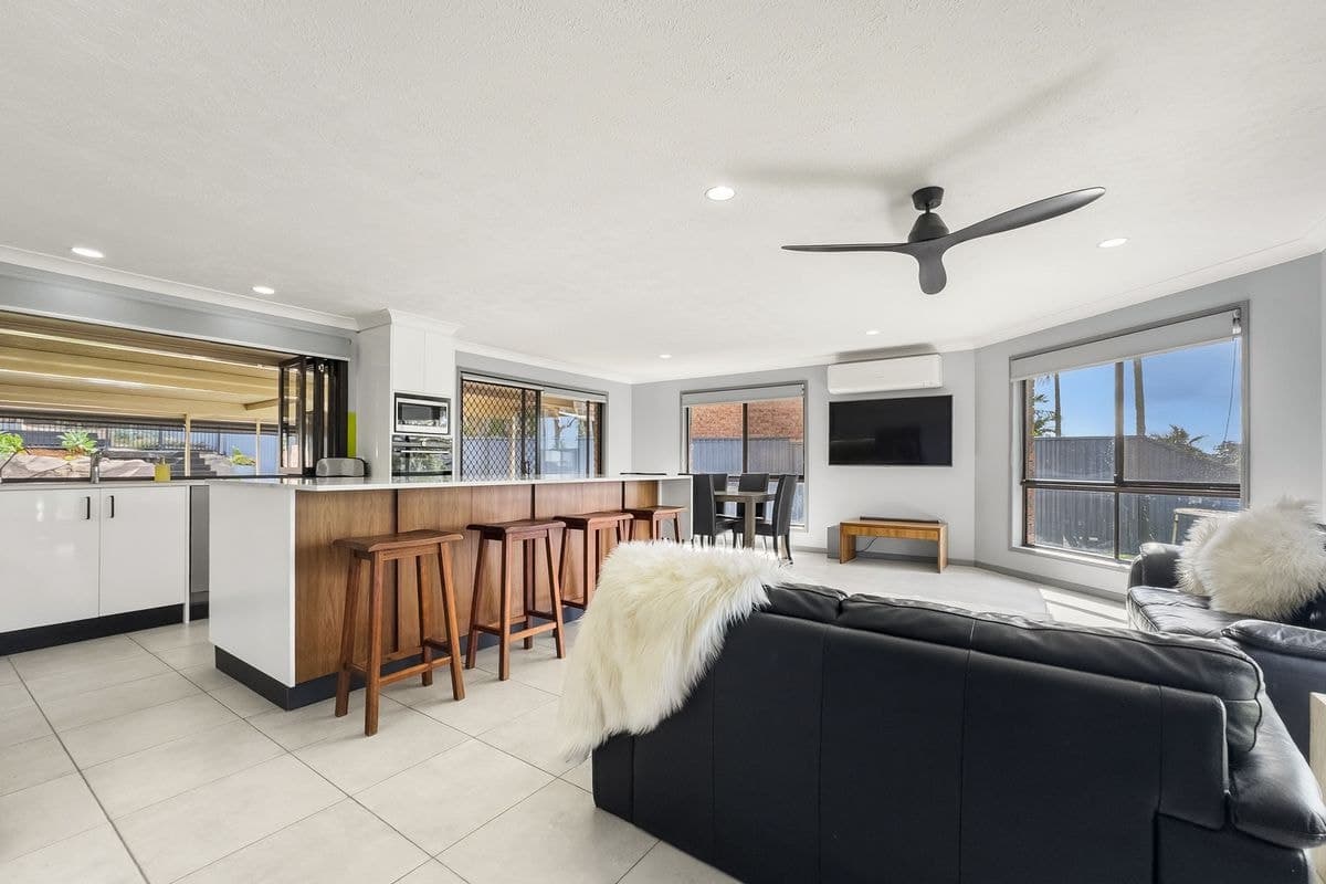 8 PERTH SQUARE, Highland Park, Highland Park - Thumbnail 6