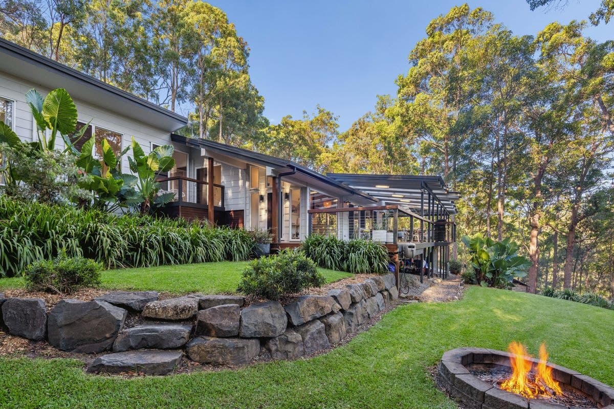 6 DORSET PLACE, Elanora, Elanora - Image 1