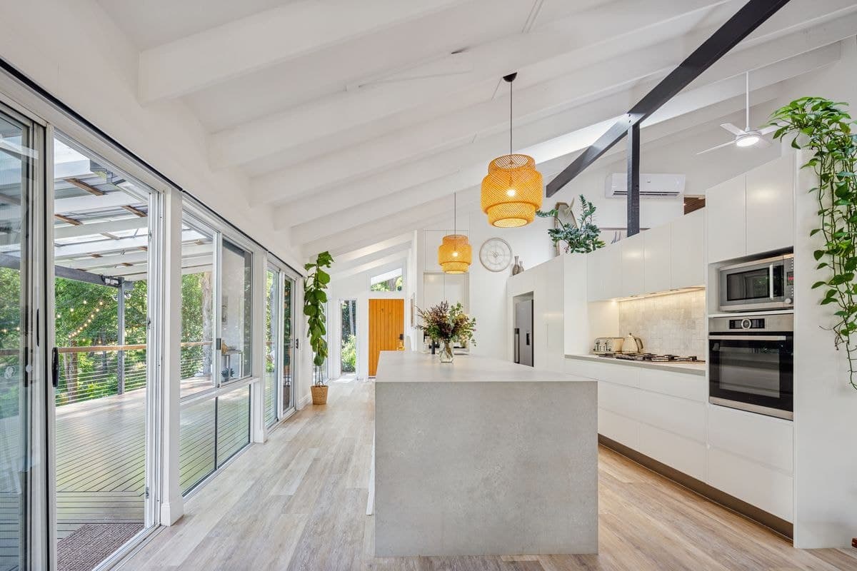 6 DORSET PLACE, Elanora, Elanora - Thumbnail 6
