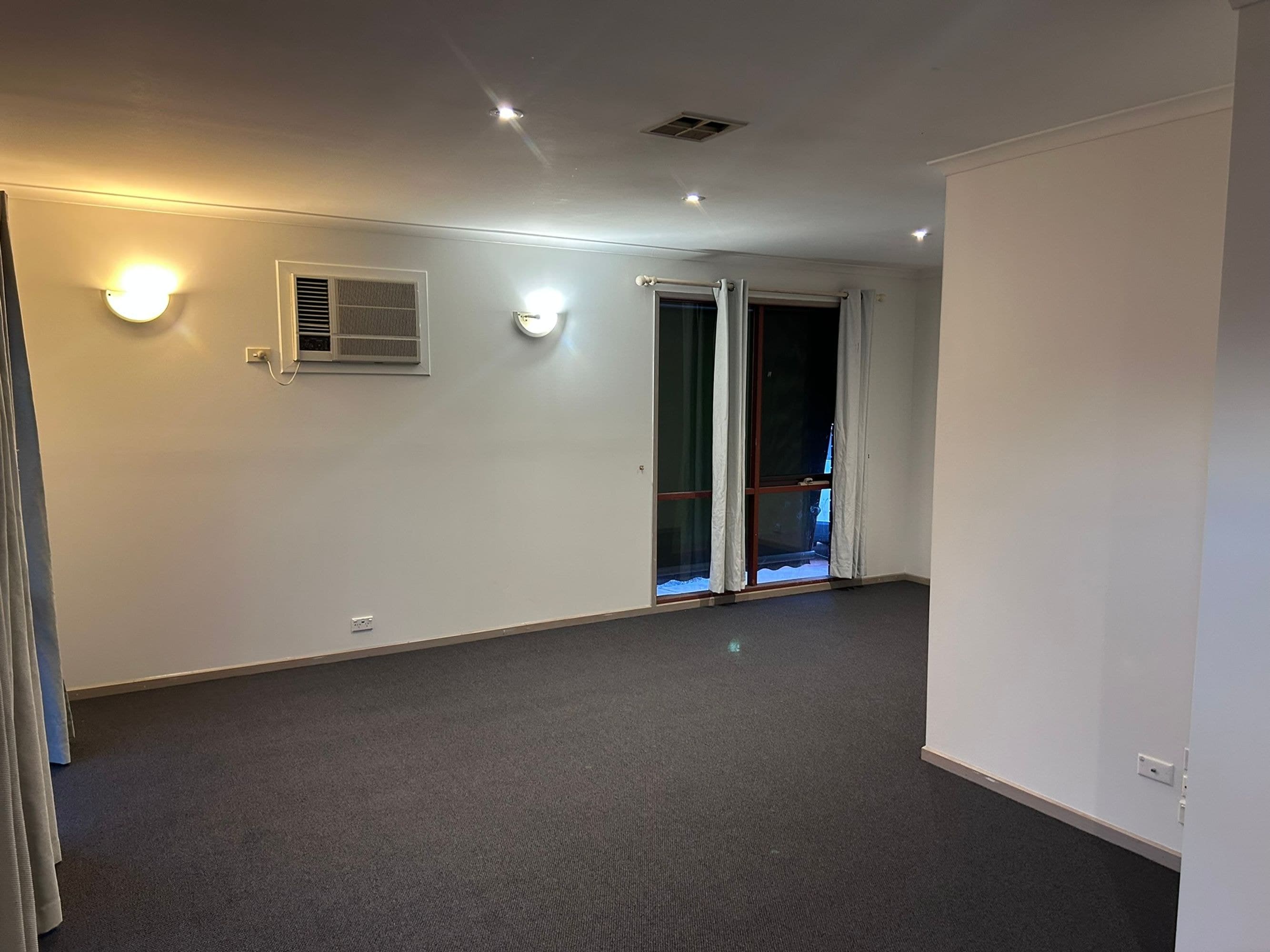 4 Caper Court, Werribee - Thumbnail 3