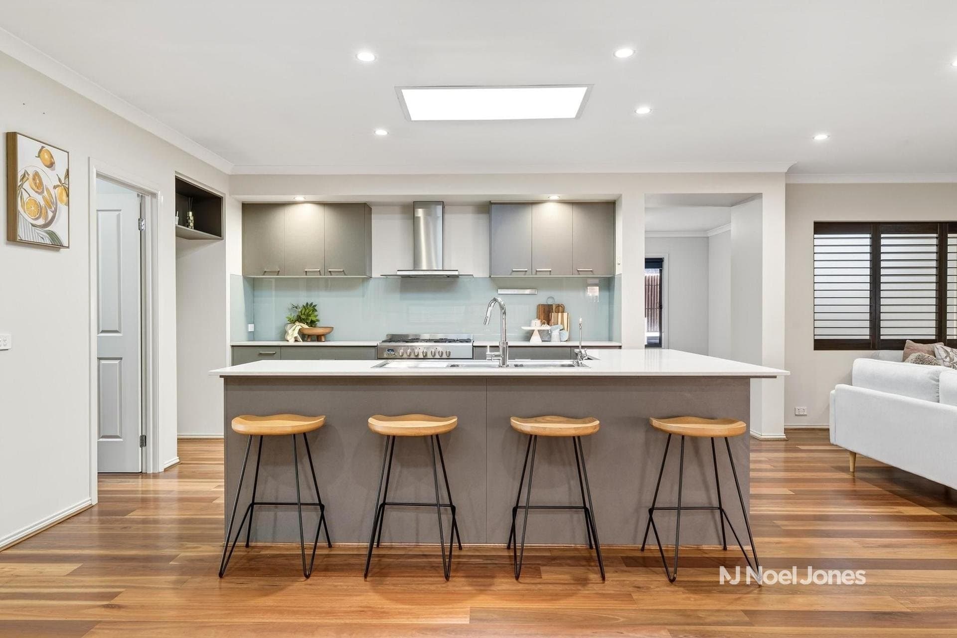 13 Sargood Drive, SOUTH MORANG, South Morang - Thumbnail 6