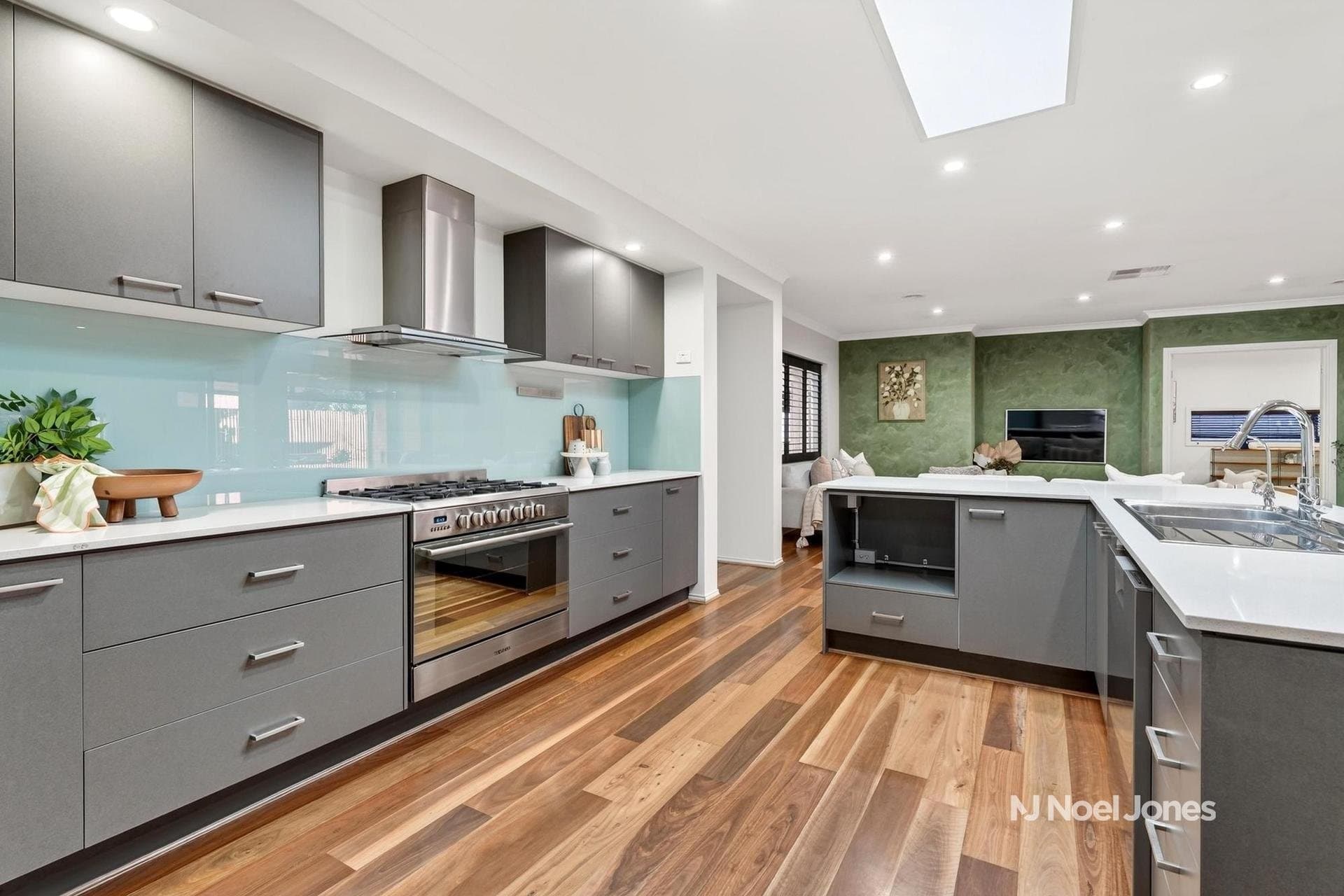 13 Sargood Drive, SOUTH MORANG, South Morang - Thumbnail 7