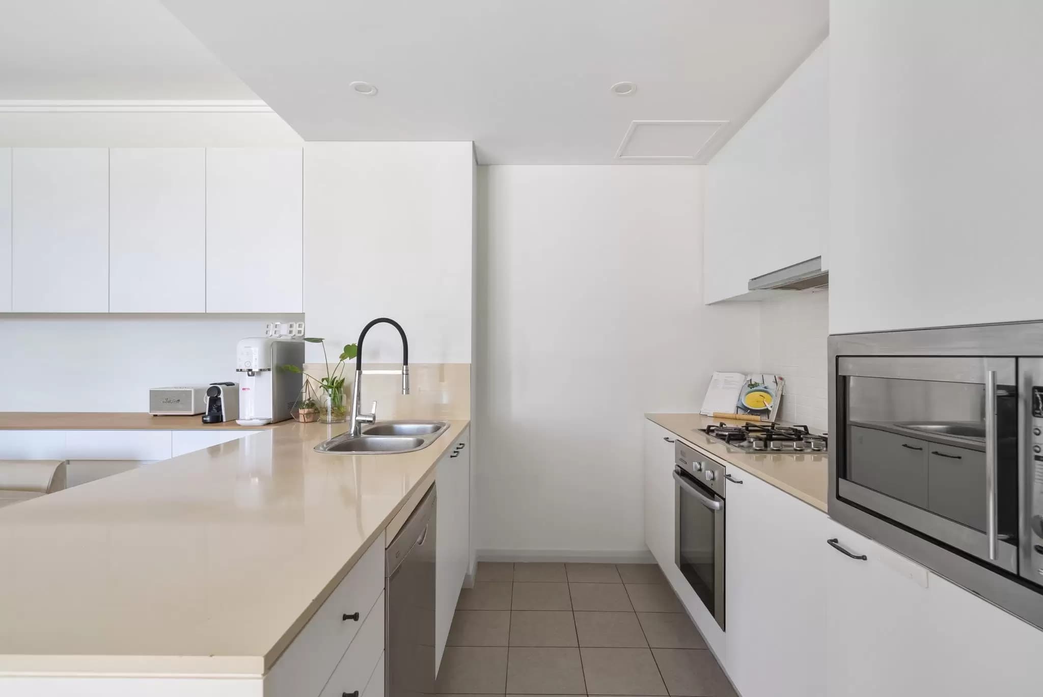 807/6 Nuvolari Place, Wentworth Point, Wentworth Point - Thumbnail 3