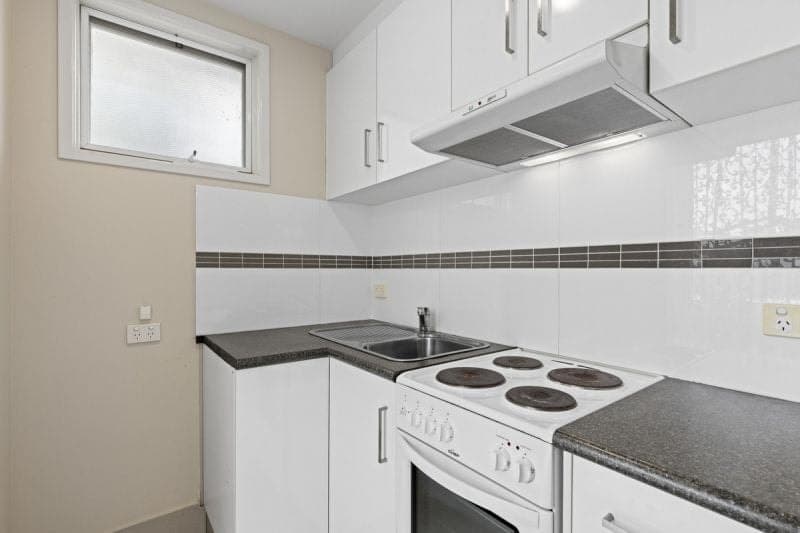 5 Turnberry Close, St Leonards - Thumbnail 5
