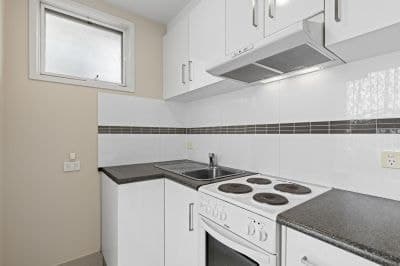 5 Turnberry Close, St Leonards - Thumbnail 6