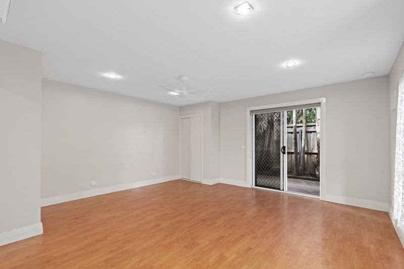 5 Turnberry Close, St Leonards - Thumbnail 7