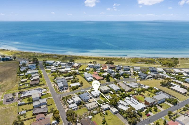 6 Gregory Court, Indented Head - Thumbnail 3