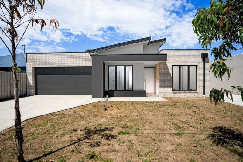 23a Centreway, St Leonards - Image 1