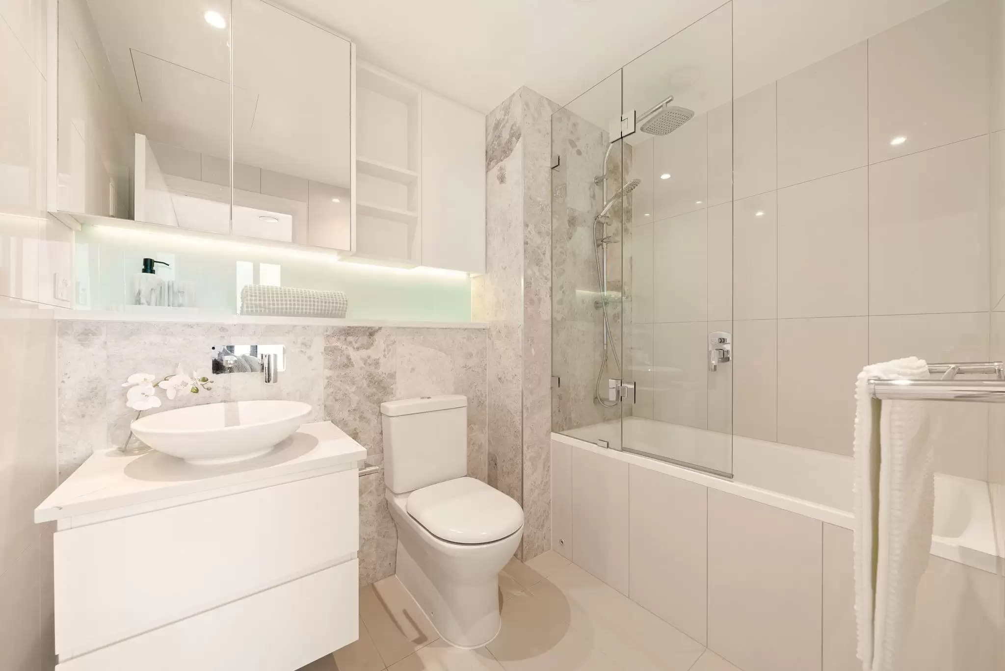 2407/11 Wentworth Place, Wentworth Point, Wentworth Point - Thumbnail 3